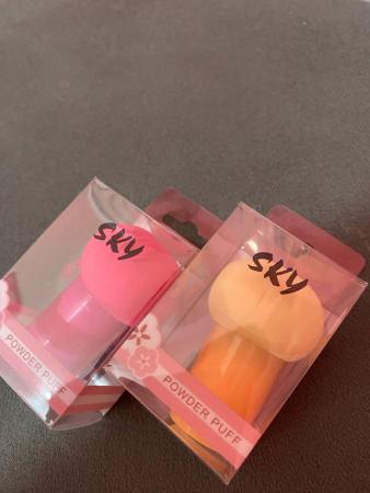 POWDER PUFF